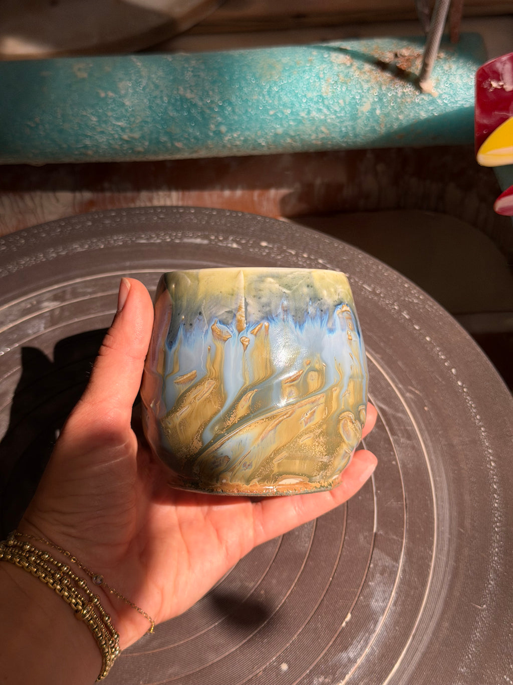 Cup (Small Swirl)