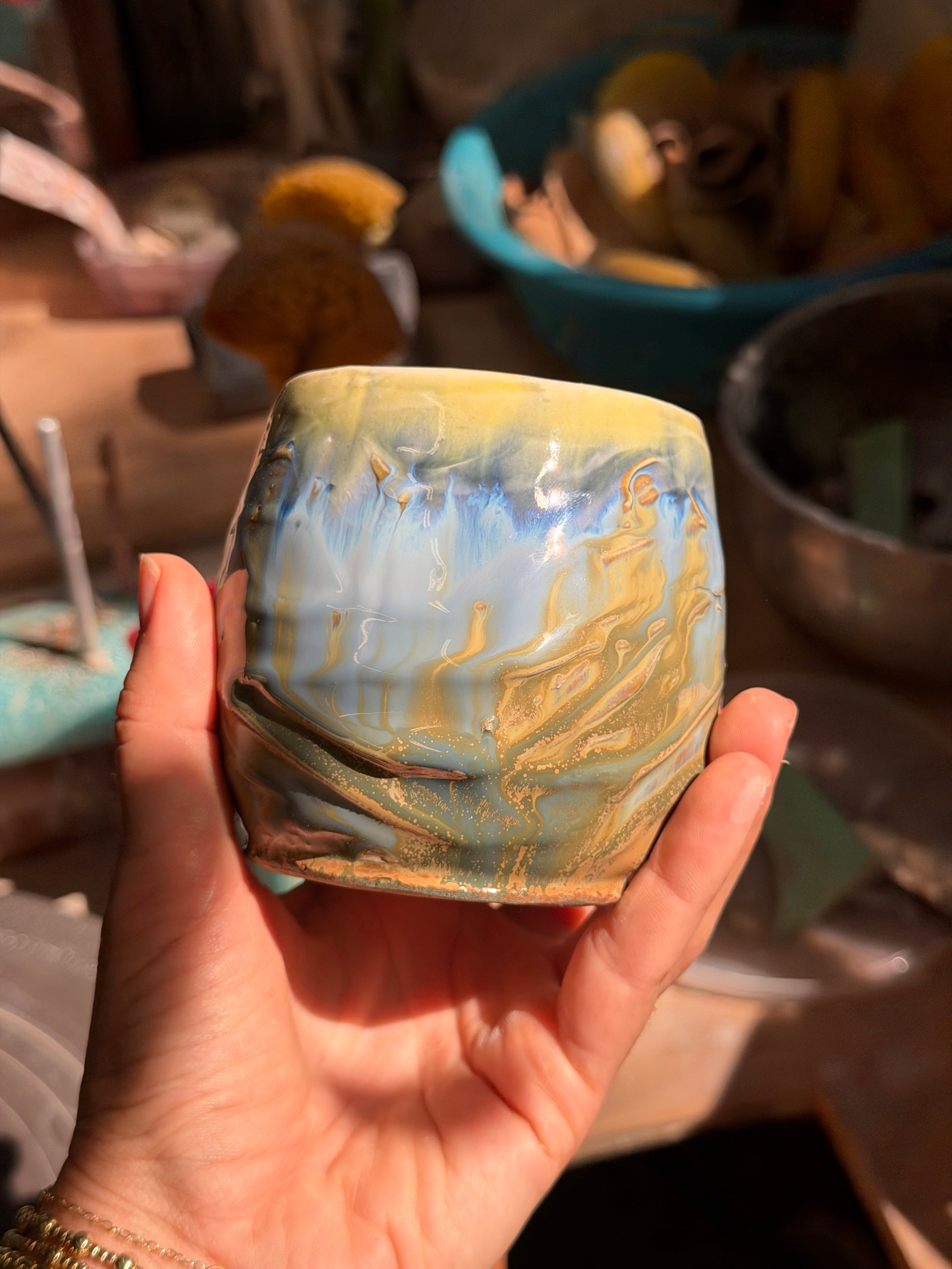 Cup (Small Swirl)